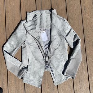 H&M light jacket in suede like material. Brand new